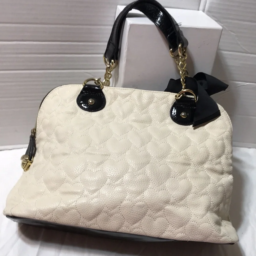 Betsy Johnson shoulder bag with partial chain strap - Picture 5 of 8